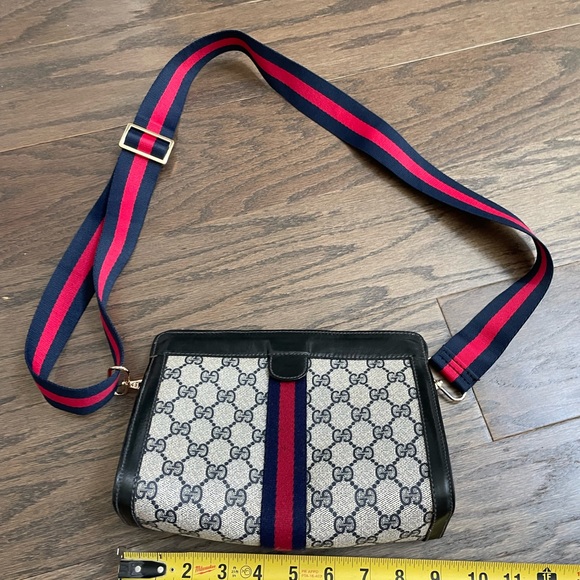 Gucci GG Navy Monogram Crossbody Pouch w/ auth cert - Picture 10 of 13